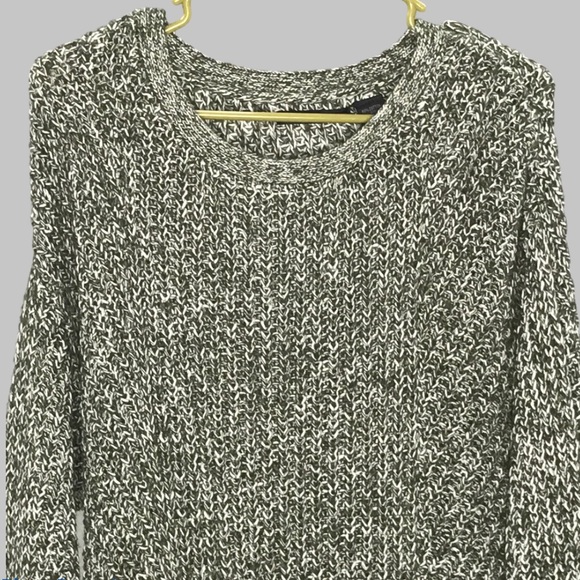 Presswick & Moore Sweaters - 🆕👩‍🦰 Marled Novelty Stitch Long Sleeve Sweater